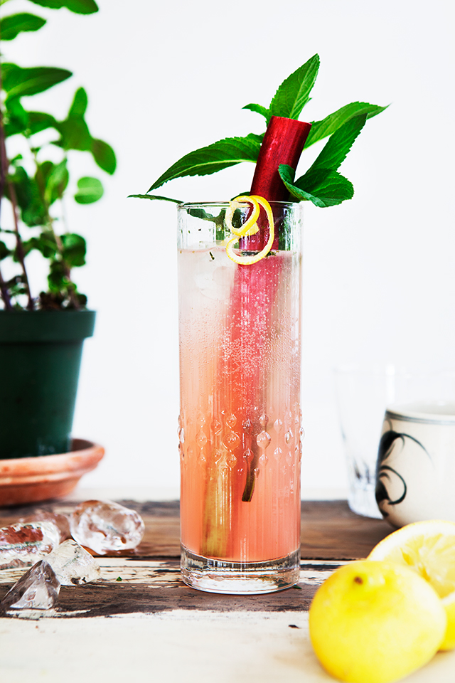 Friday Night Cocktail Night : Rhubarb Collins Friday Night Cocktail Night : Rhubarb Collins