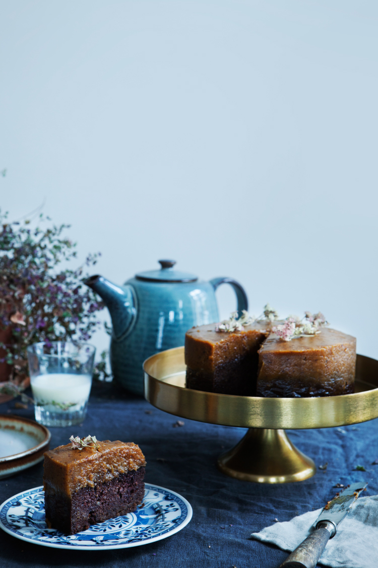 Chocolate Pumpkin Cake by Modern Wifestyle