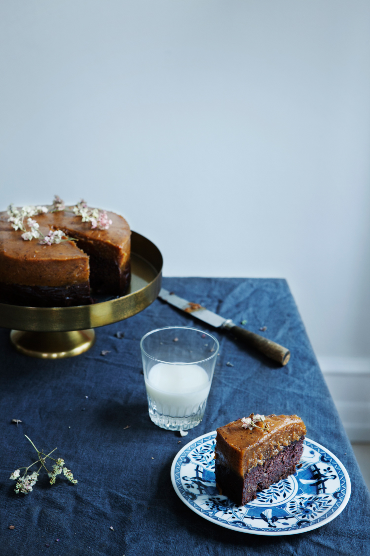 Chocolate Pumpkin Cake by Modern Wifestyle