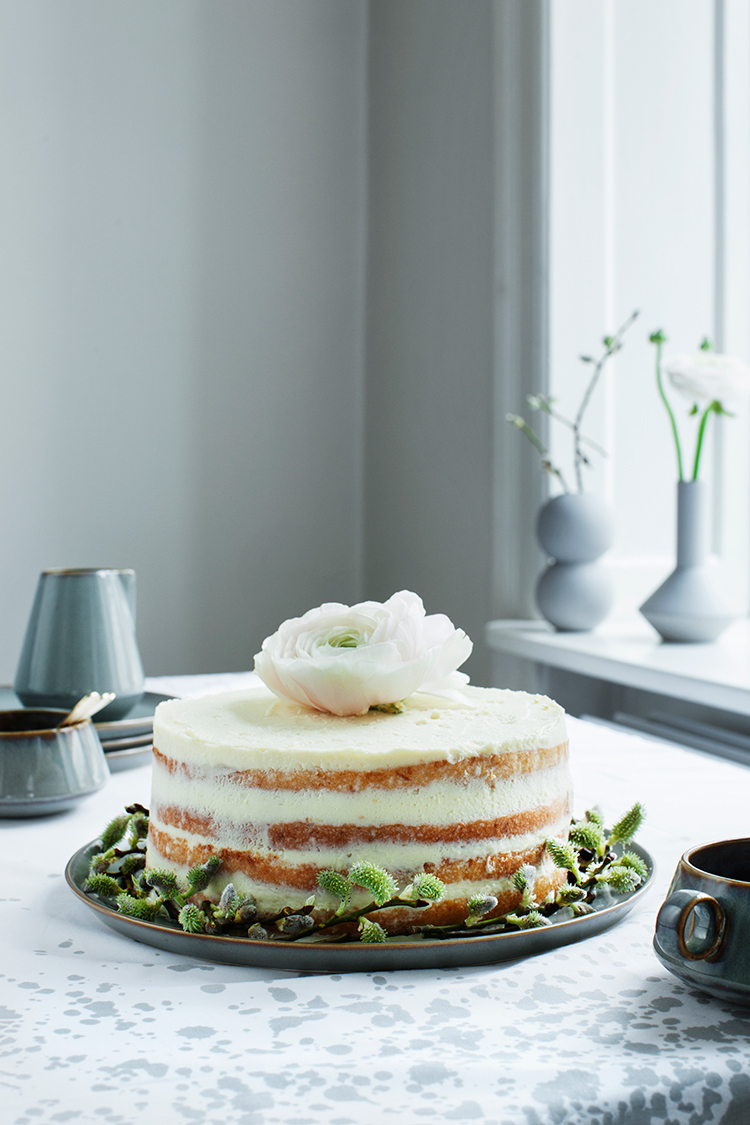 Lemon Cake with Marzipan with White Chocolate Mascarpone Frosting #recipe #modernwifestyle