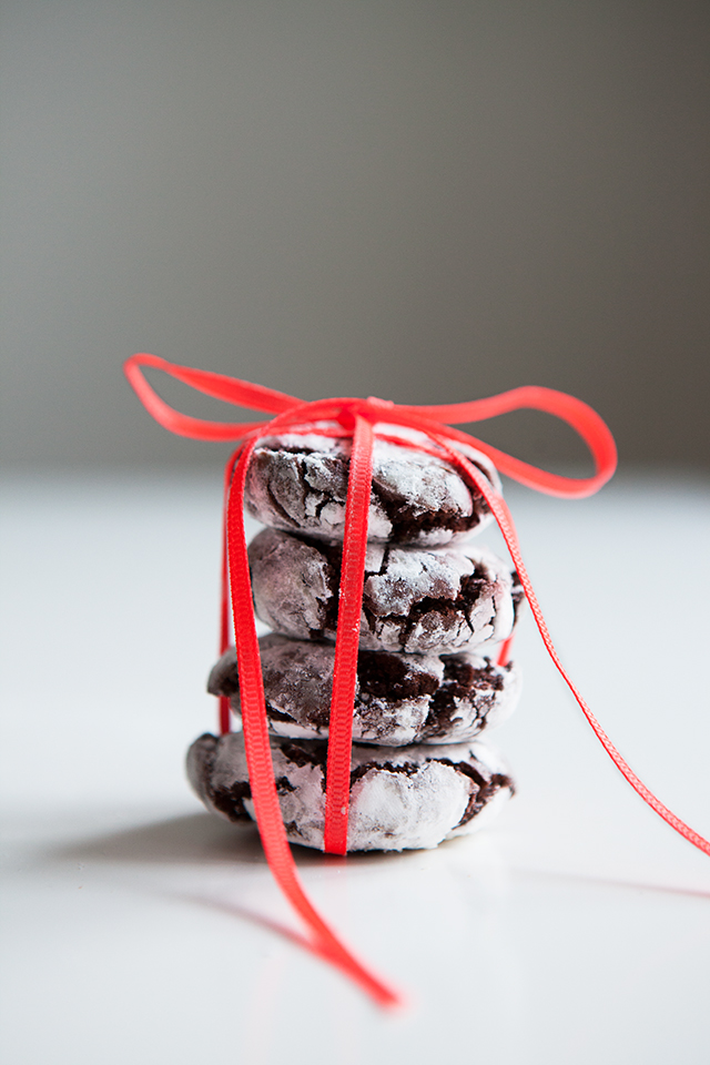 peppermint crinkle cookies, holiday recipe from Modern Wifestyle