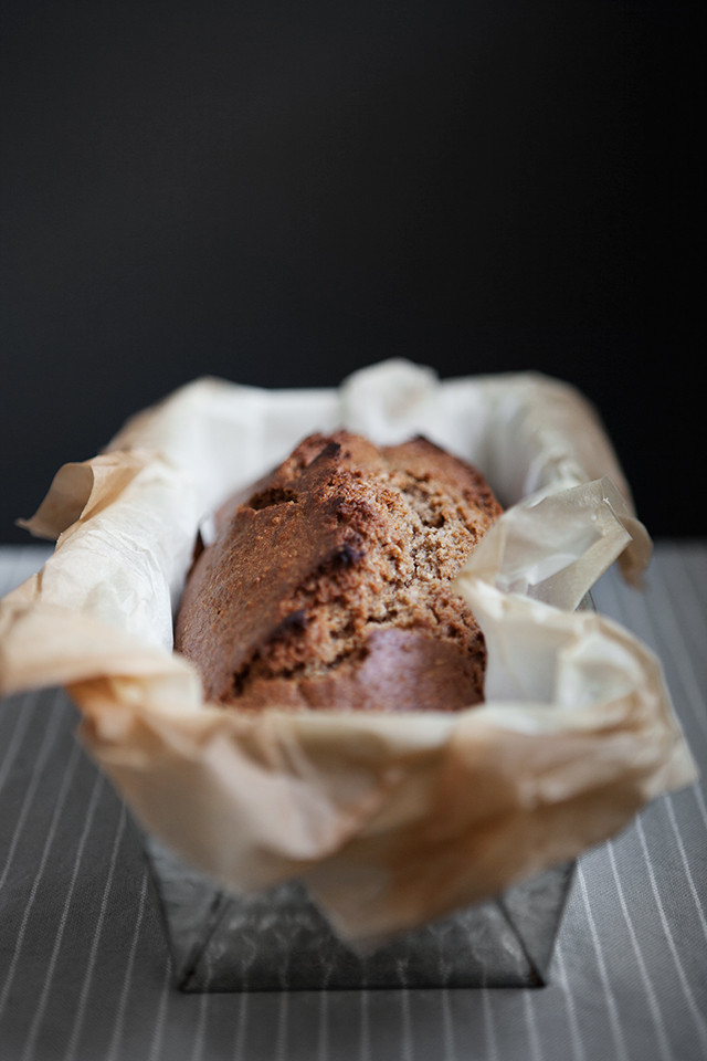 Spice Loaf with Homemade Applesauce